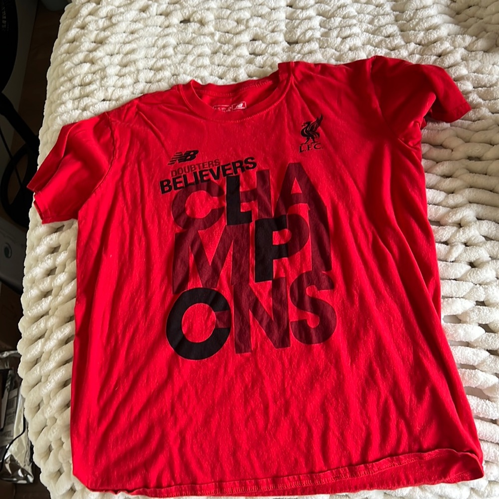 Liverpool tshirt- new balance- size L
